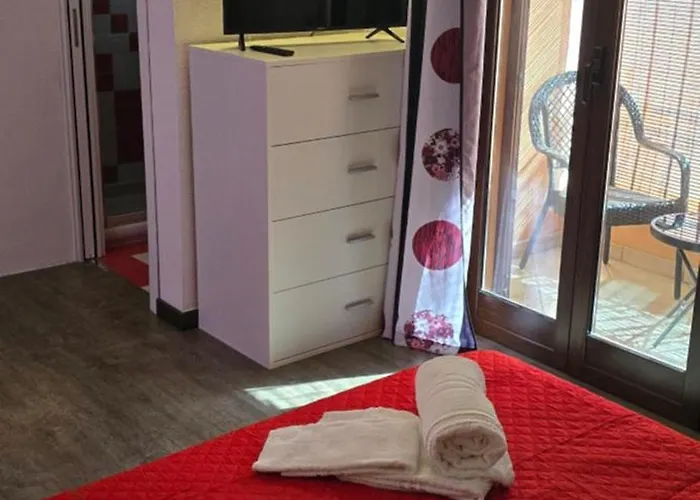 Dora ゲストハウス オルビア